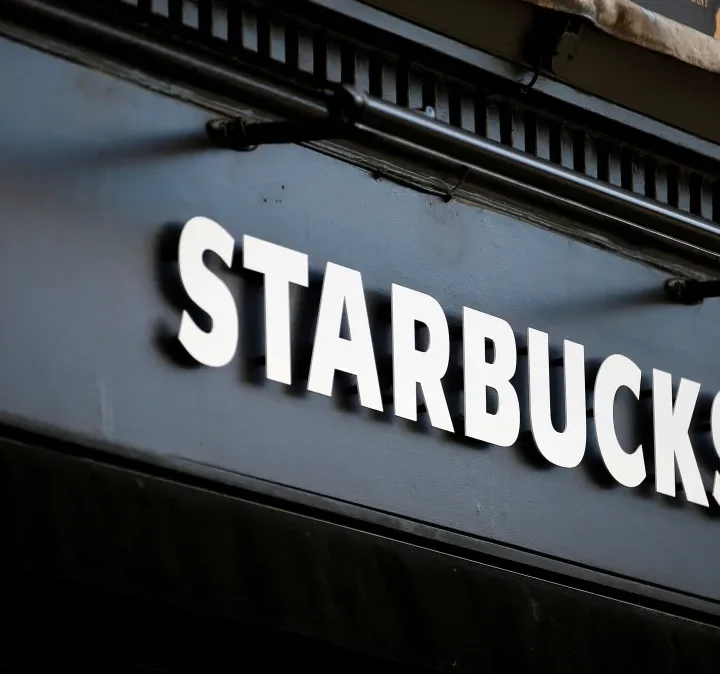 Operadora Dos Restaurantes Das Marcas Starbucks E Subway No Brasil Pede