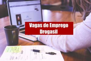 Drogasil tem 550 vagas de emprego abertas no país; confira os cargos