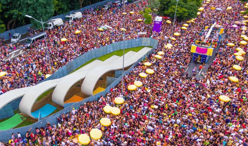 Imagem aérea do carnaval em SP