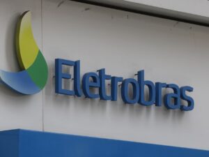 Eletrobras anuncia mais de 800 vagas de emprego