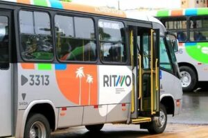 Nova linha de ônibus começa a circular em Ribeirão Preto (SP)