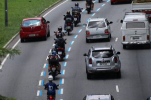 São Paulo deve implementar faixa azul em novas vias da cidade