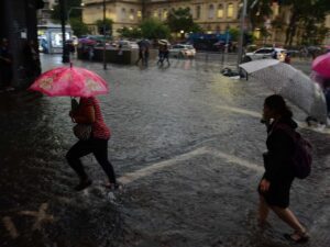 São Paulo faz alerta para moradores sobre risco de alagamentos