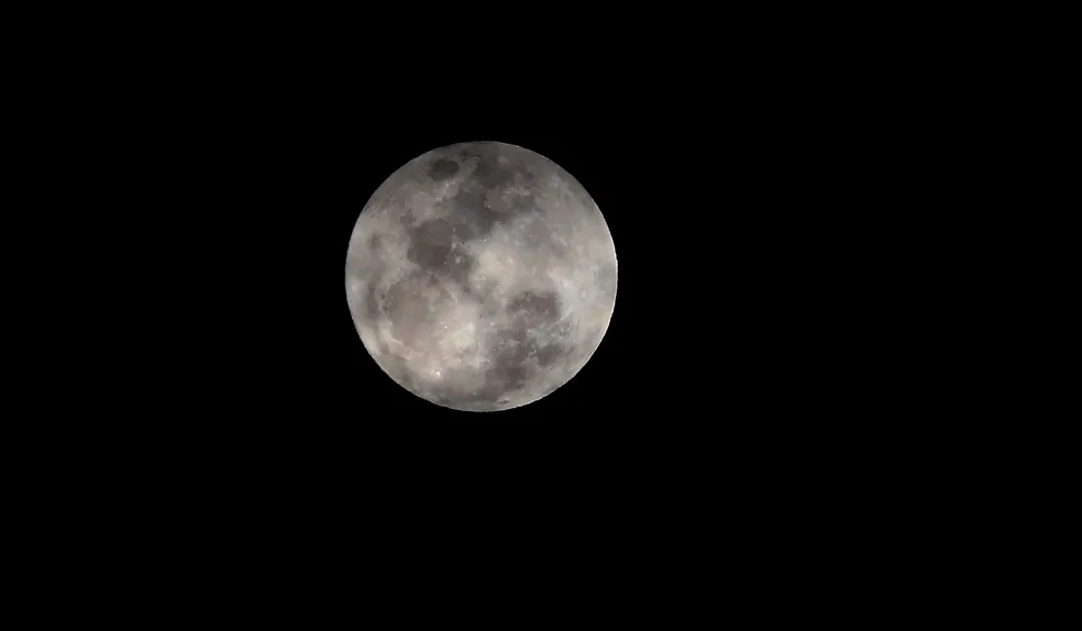 Ficou bonito! Fotos da "Superlua azul" tiradas do litoral de SP são impressionantes; confira 4